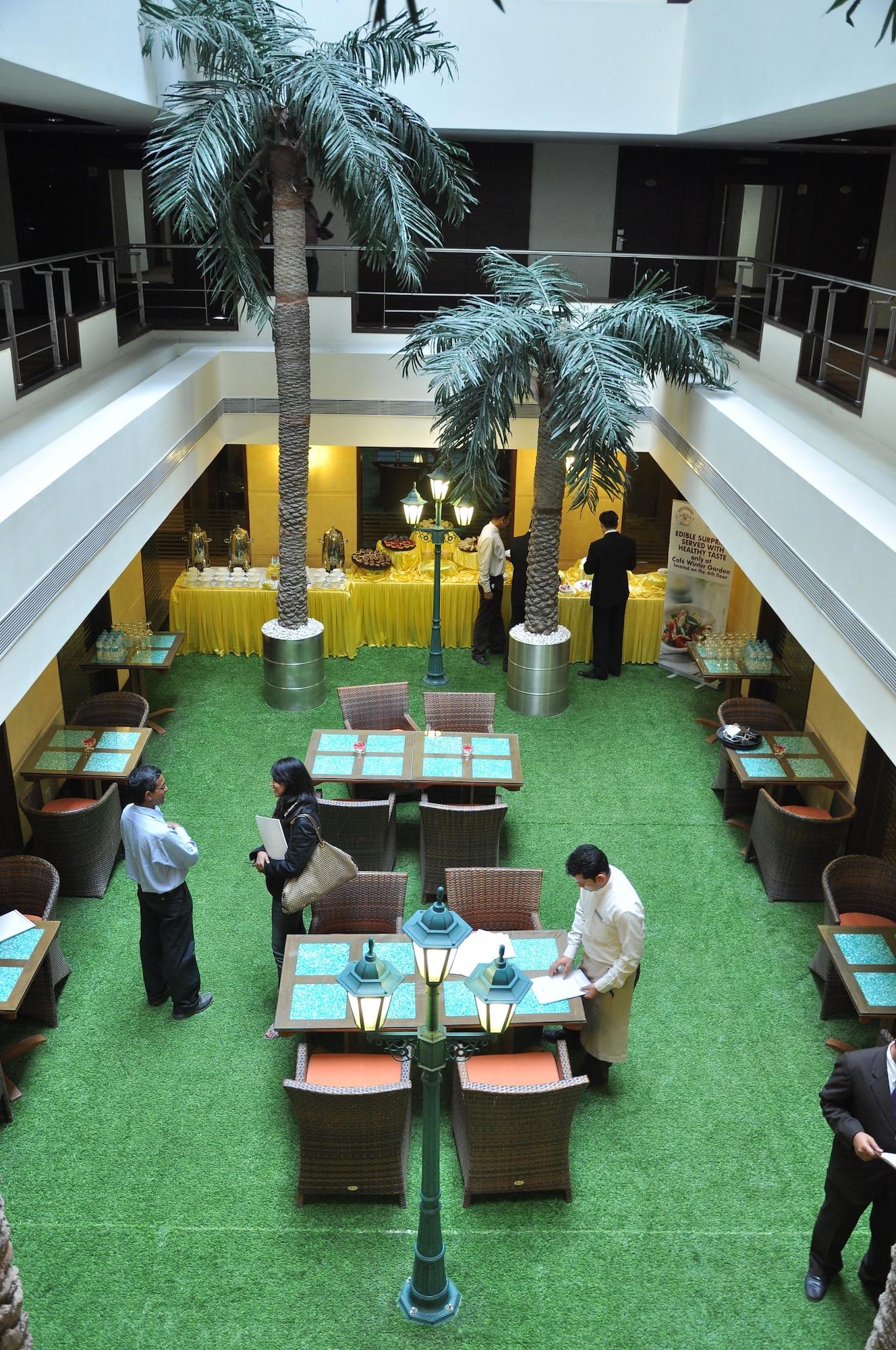The Cambay Grand Hotel Ahmedabad Exterior photo