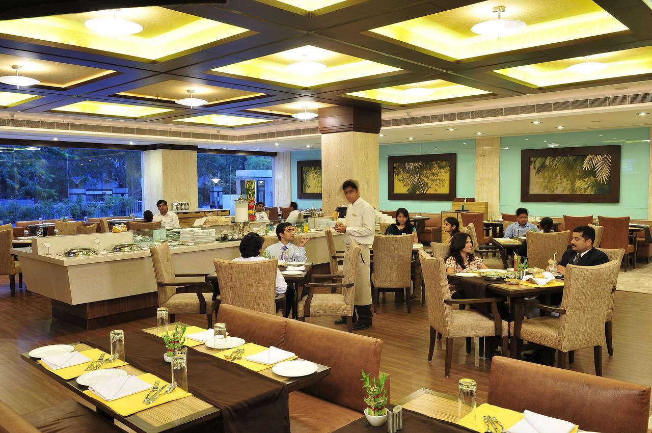 The Cambay Grand Hotel Ahmedabad Exterior photo