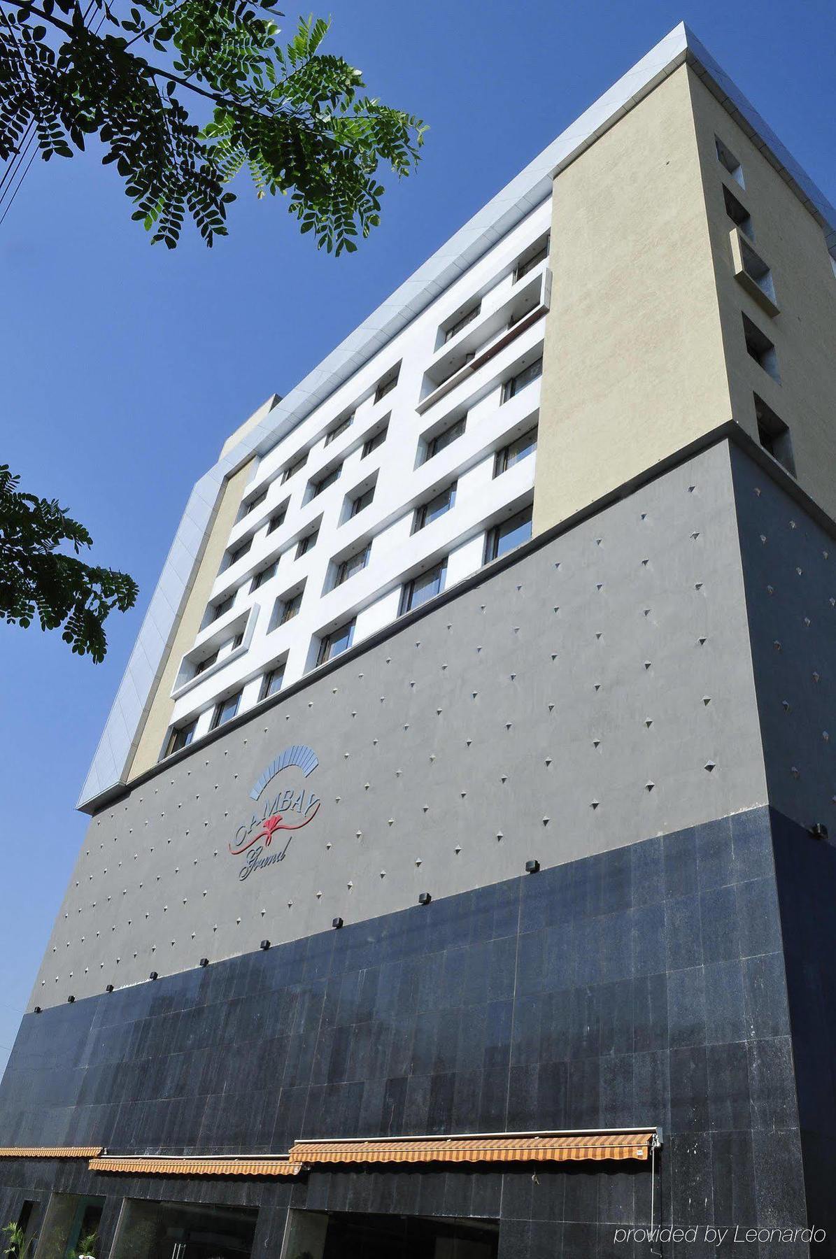 The Cambay Grand Hotel Ahmedabad Exterior photo
