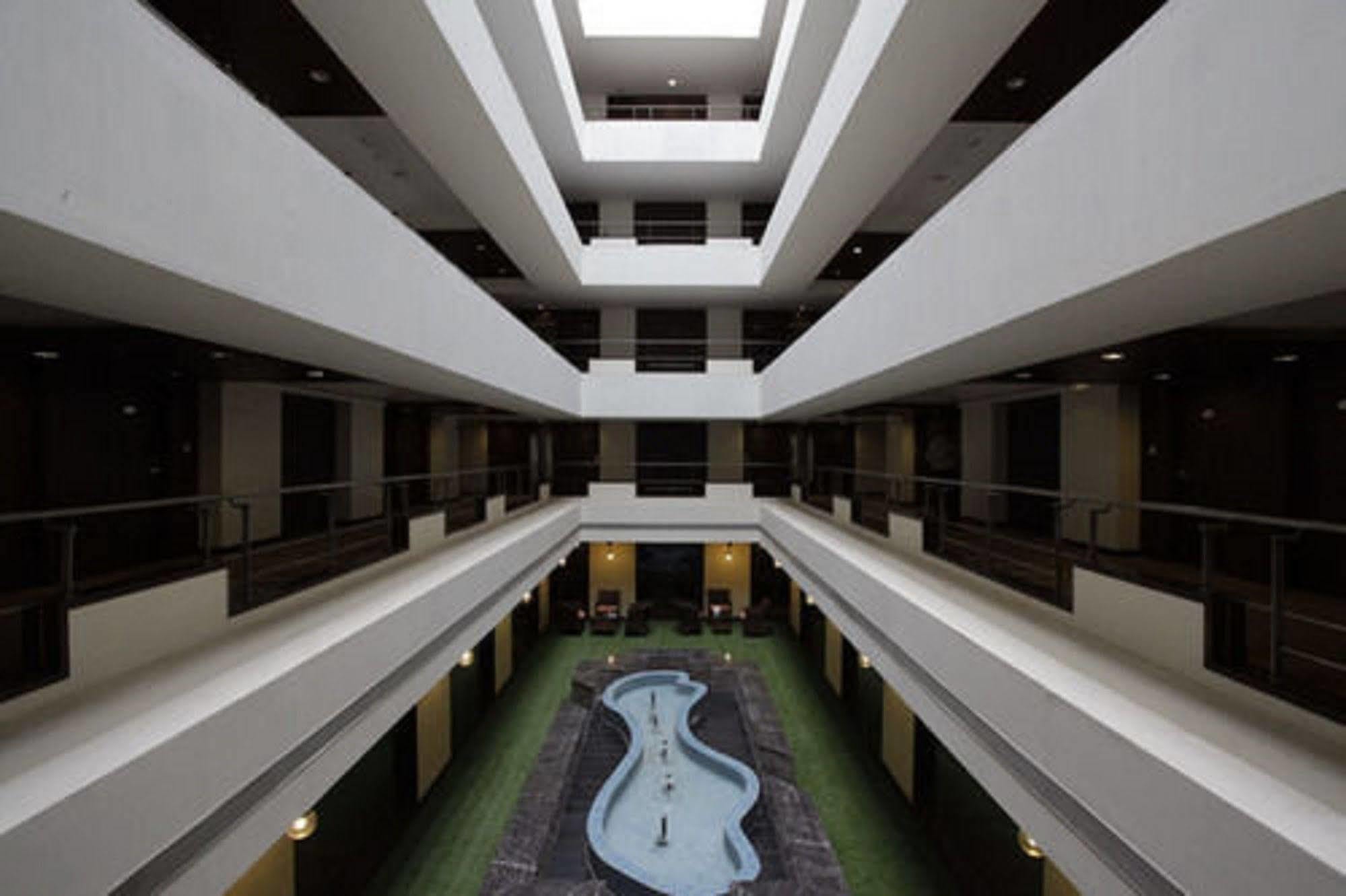 The Cambay Grand Hotel Ahmedabad Exterior photo