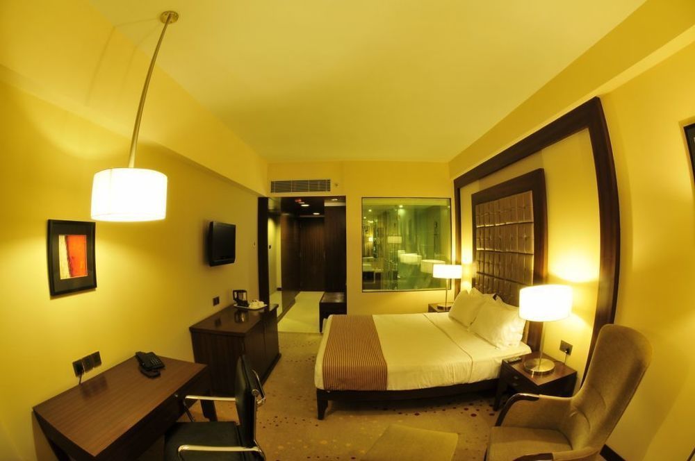 The Cambay Grand Hotel Ahmedabad Exterior photo