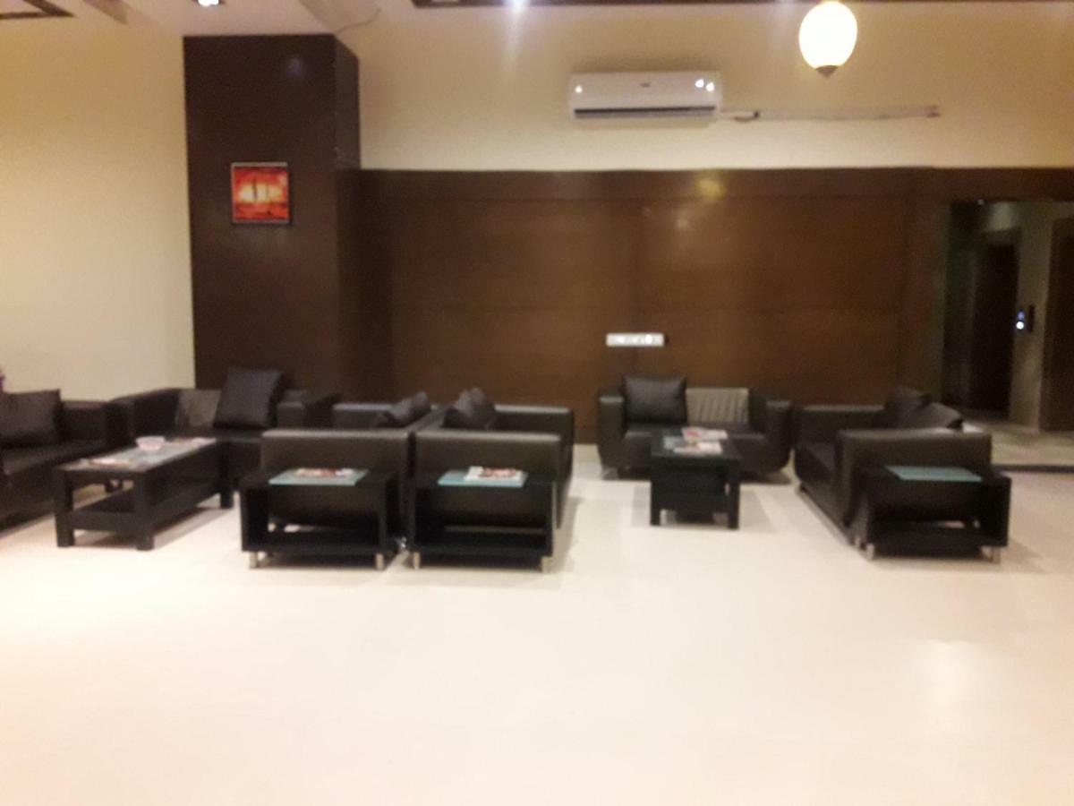 The Cambay Grand Hotel Ahmedabad Exterior photo